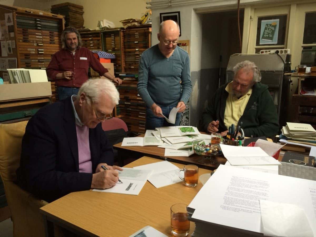 Van Dis signeert